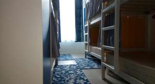 Гостиница Like Хостел в Геленджике Геленджик Кровать в общем номере для мужчин и женщин с 8 кроватями-1